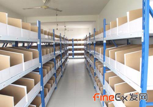 大型仓库租赁与仓储外包服务 核心区别与获取途径详解